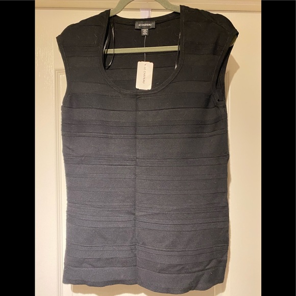 ✨NWT✨ Le Chateau - Sleeveless Ribbed Pattern Top - Picture 1 of 8
